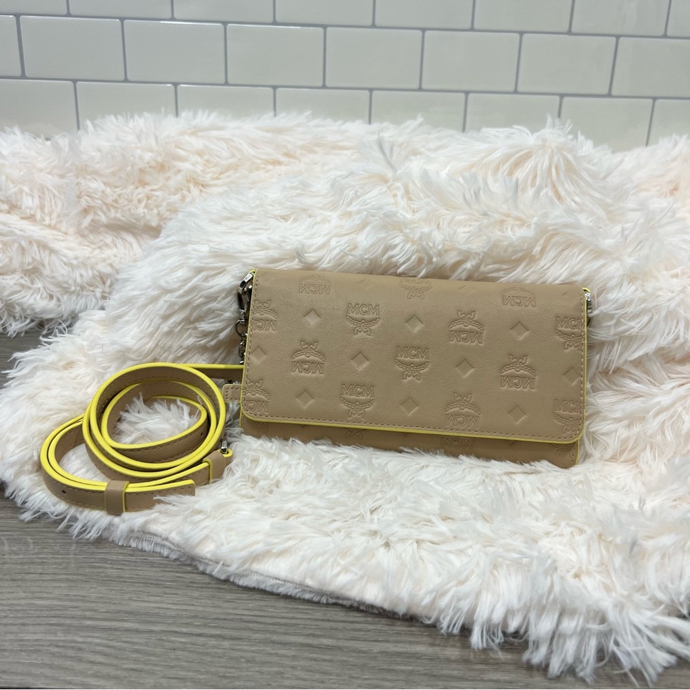 NWOT MCM Aren Wallet on Chain Crossbody